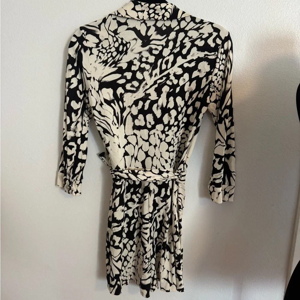 Diane Von Furstenberg Black and Cream Romper - Picture 3 of 10